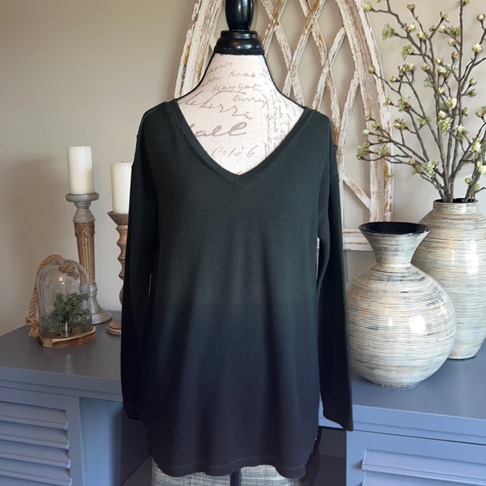American Eagle long sleeve knit shirt